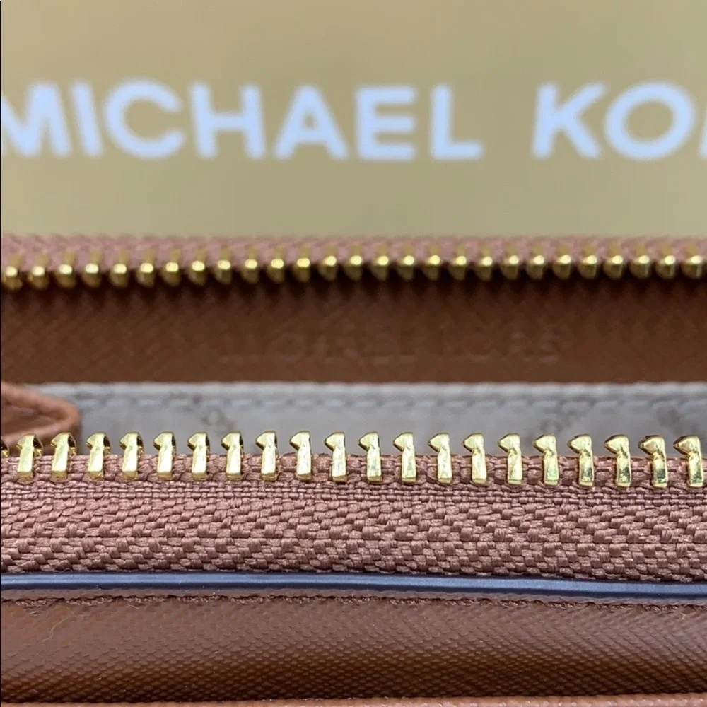 MICHAEL KORS JET SET TRAVEL MD ZA CARD CASE